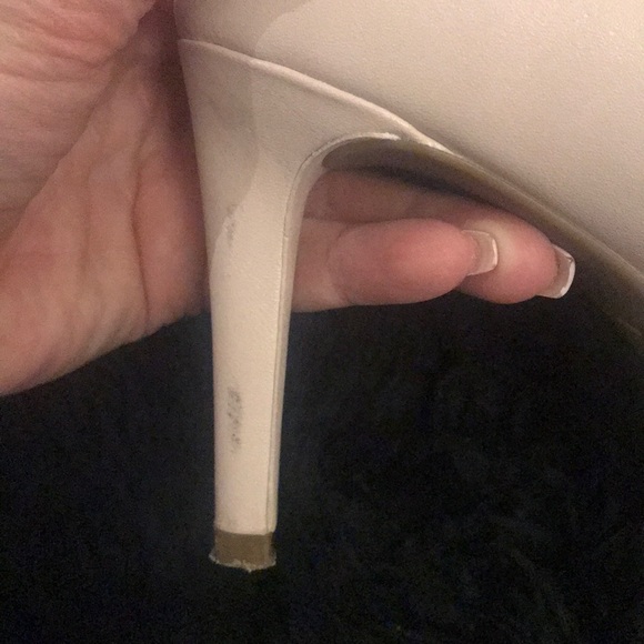 Michael Kors Dorothy Flex Pump - Picture 5 of 6